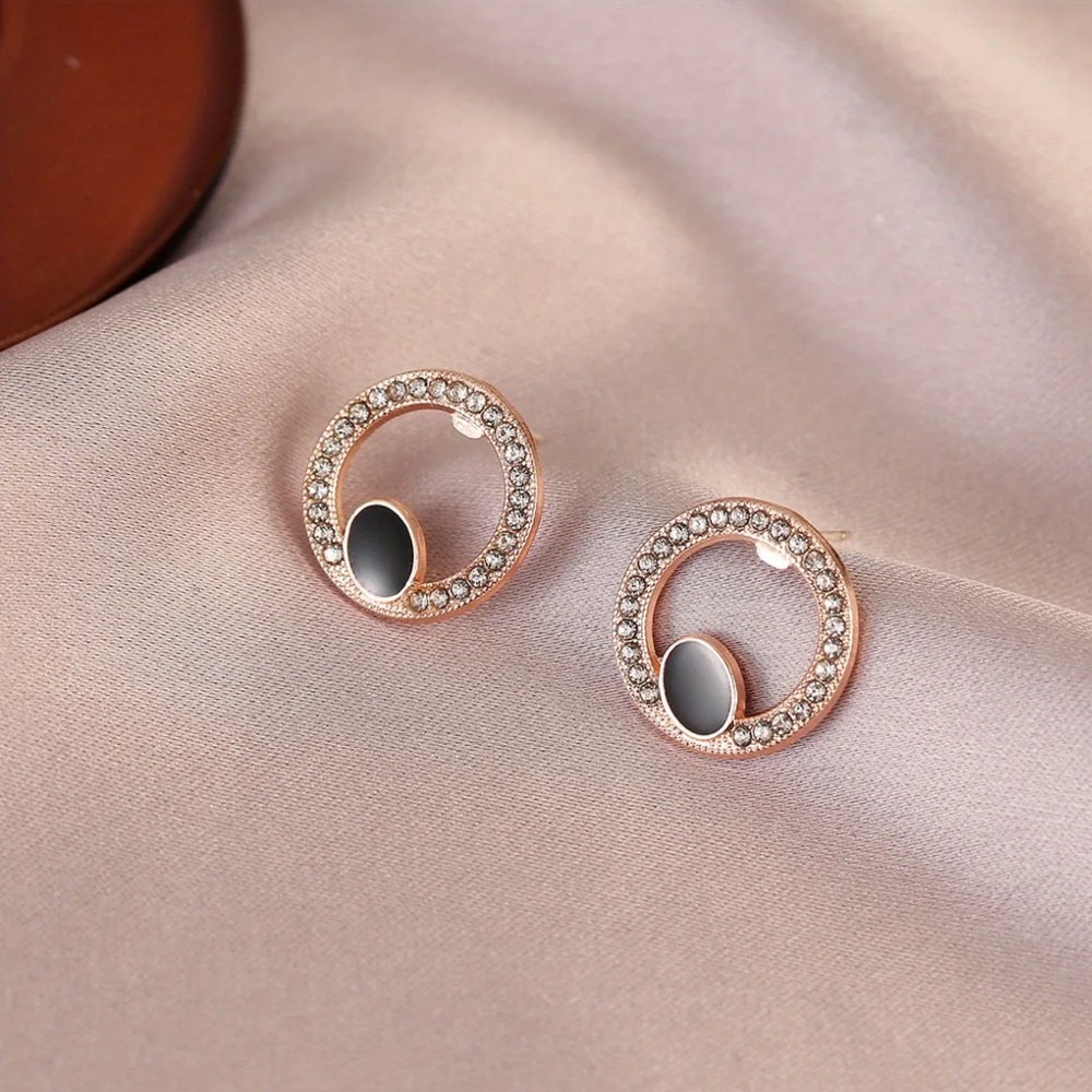 BRAND NEW🖤 Elegant Gold and Black Circle Earrings